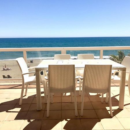 Beachfront Apartment In Ла-Кала-де-Міхас Екстер'єр фото