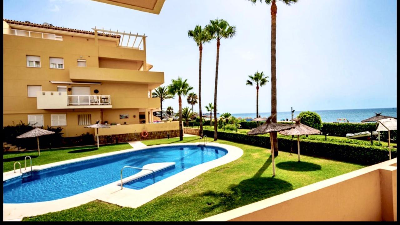 Beachfront Apartment In Ла-Кала-де-Міхас Екстер'єр фото